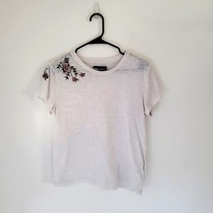 Abercrombie & Fitch T-shirt Embroidered Floral Sleeve Size S